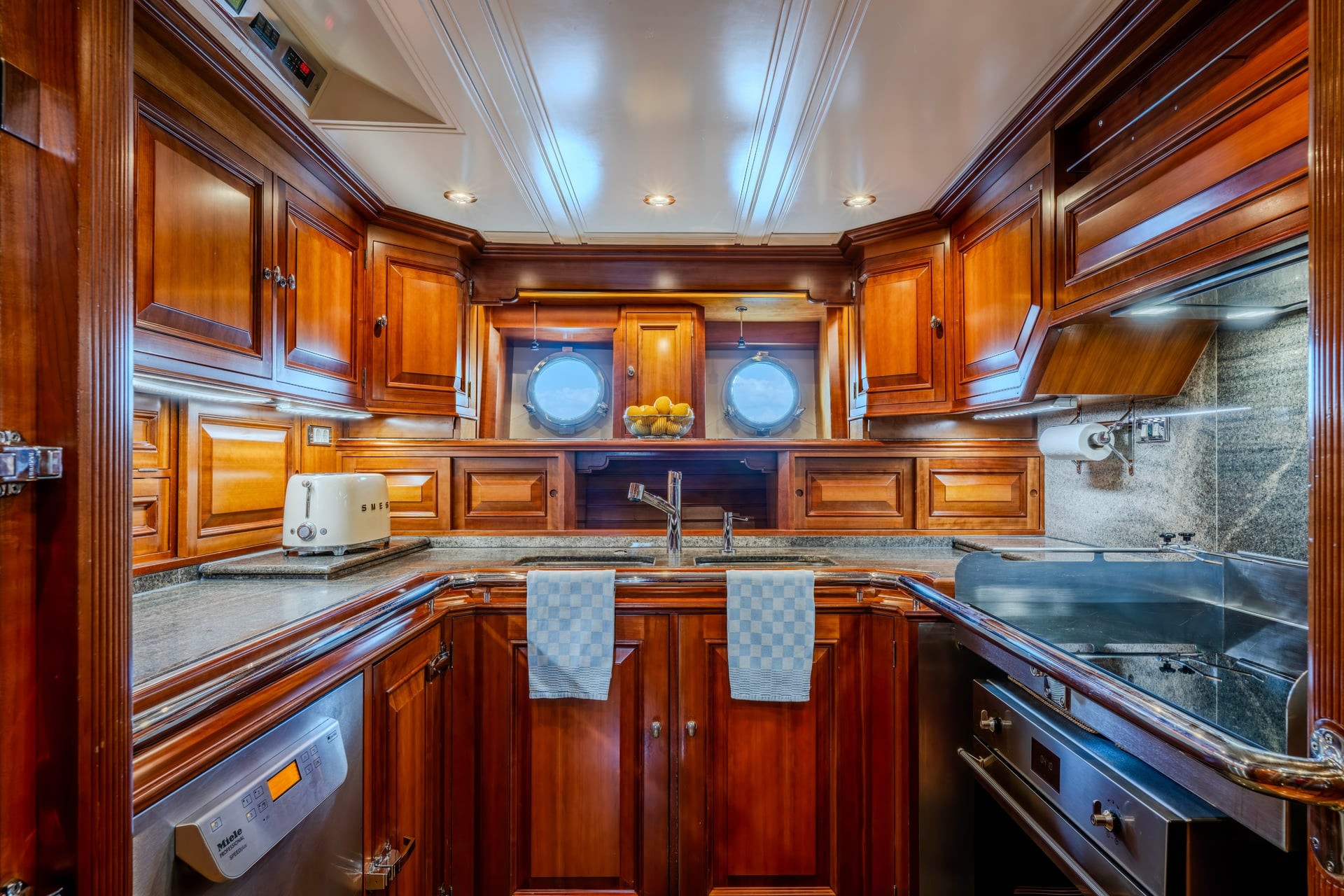 23-Royal Huisman FOFTEIN